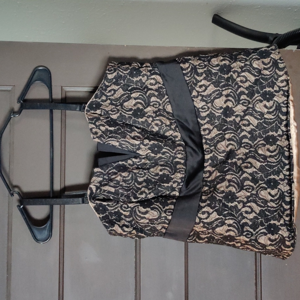 Gold lace Torrid Top, Size 1